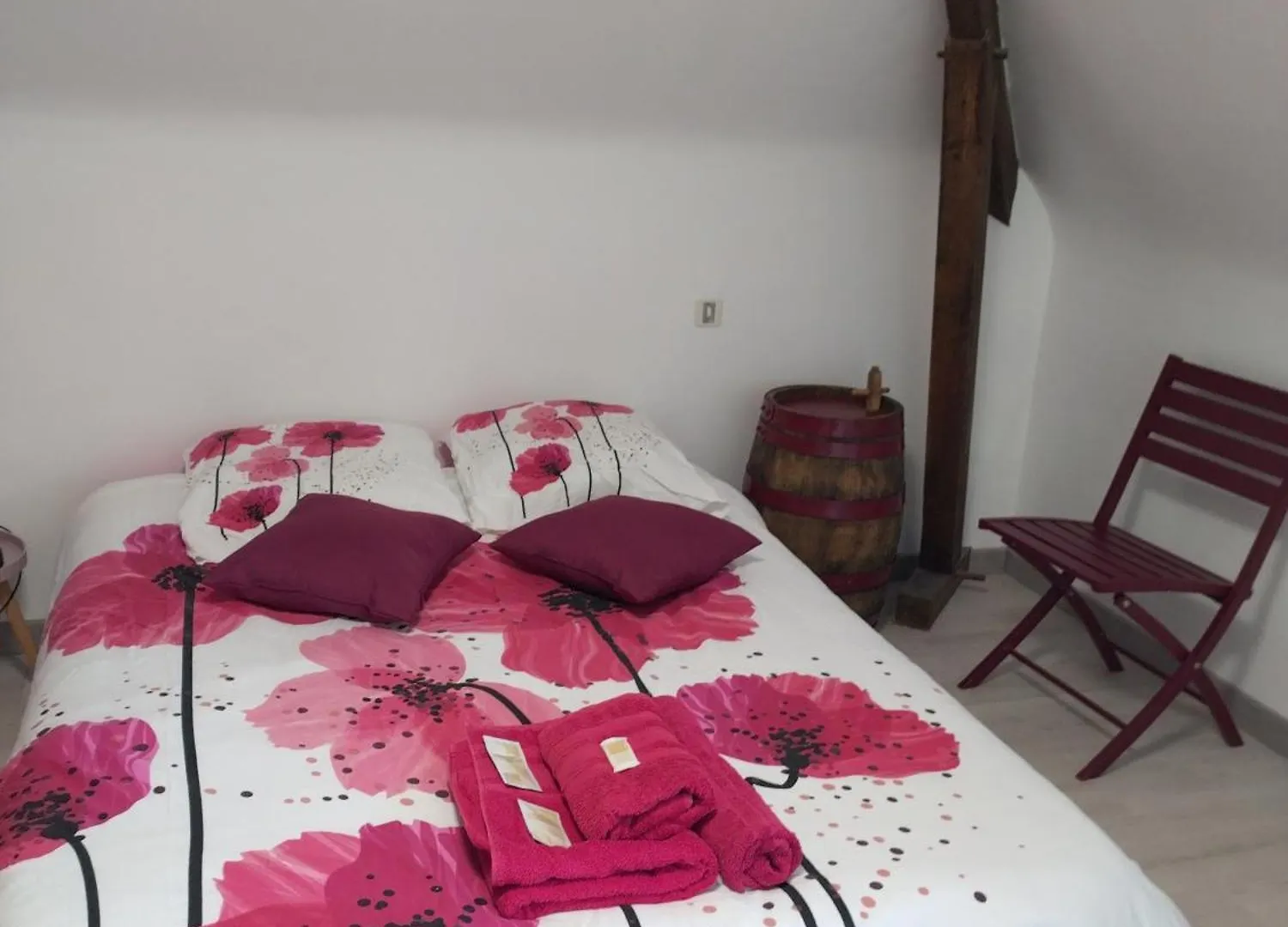 Le Curieux De Conques Bed & Breakfast Saint-Cyprien-sur-Dourdou France